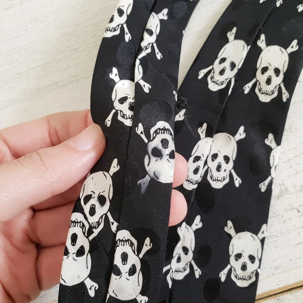 Addiction| Silk Black Skull Tie